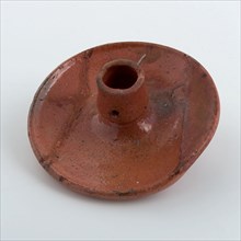 Small earthenware candlestick, saucer with candleholder in the middle, candlestick candlestick lighting means soil finding