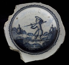 Mirror fragment of majolica pancake dish with shepherd in landscape, in blue on white fond, pancake dish dish crockery holder