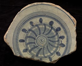 Fragment majolica plate, blue on white, flower rosette in the middle, plate crockery holder soil find ceramic earthenware glaze