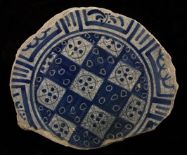Fragment majolica plate, blue on white, chessplate decor, border in Wanli style, plate dish crockery holder soil find ceramics