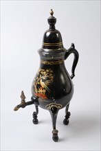 Black lacquered tap jug with decoration in gold, standing on three high legs, with separate lid, tap and jug holder tin copper