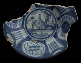 Fragment majolica dish, blue on white, on mirror landscape with ruin, Edge in Wanli style, dish crockery holder soil find