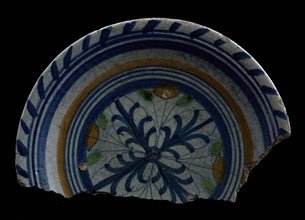 Fragment majolica dish, polychrome, four-leaved flower, dish crockery holder soil find ceramic earthenware glaze, Cooked