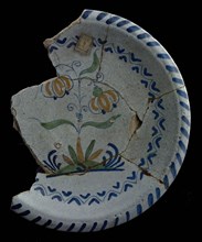 Fragment majolica dish, polychrome, tulips on soil, cable edge, plate crockery holder soil find ceramic earthenware enamel