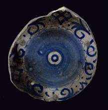 Fragment majolica dish, blue on white, rosette, plate crockery holder soil find ceramic earthenware glaze, Cooked on the