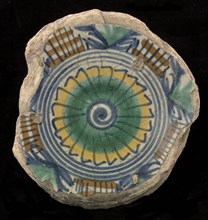 Fragment majolica dish, rosette, in the middle rosette, plate crockery holder soil find ceramic earthenware enamel, baked