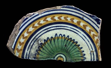 Fragment majolica dish, polychrome, rosette in the middle, plate crockery holder soil find ceramic earthenware glaze, baked