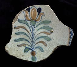 Fragment majolica dish, polychrome, tulip with fan blades, plate crockery holder soil find ceramic earthenware enamel, baked
