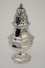 Silversmith: Lambert Fenema, Silver octagonal hopper, spreader vane holder silver, hammered sawn cast Sprinkle, sugar sprinkler