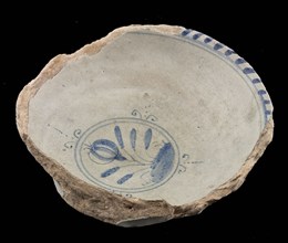 Fragment majolica bowl or salt bowl, blue on white, one tulip in circle, cable edge, bowl crockery holder soil find ceramic