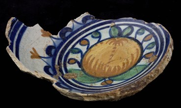Fragment majolica bowl, polychrome, in the middle one pomegranate, bowl crockery holder soil find ceramic earthenware glaze