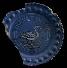 Majolica dish with polka dot, dark blue background, on the mirror running swan, plate crockery holder soil find ceramic