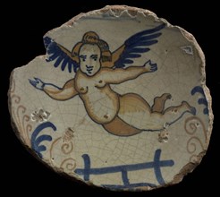 Fragment majolica dish, polychrome, floating Amor with outstretched arms, plate dish crockery holder earth discovery ceramic
