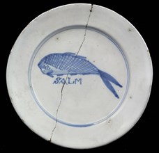 Faience plate, blue on white ground, fish, with caption SALM, dish plate crockery holder earth discovery ceramic earthenware