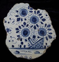 Fragment majolica dish, blue on white, flowers in bowl, dish plate crockery holder earth discovery ceramics pottery glaze