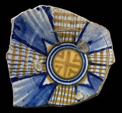 Fragment majolica dish, yellow, orange and blue on white, decor with stylized leaf motifs, plate crockery holder earth discovery