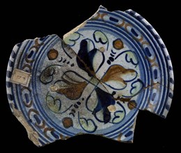 Fragment majolica dish, brown, green and blue on white, four-part leaf motif, cable border, dish plate crockery holder earth