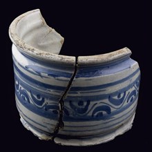 Fragments of majolica ointment jar, blue zigzag decor on white ground, wide model, ointment jar holder soil find ceramic