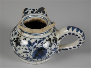 Faience spittoon with ear, blue on white, Chinese decor, kwispedoor keeper soil finds ceramics pottery glaze tin glaze