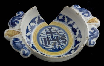 Faience dish, polychrome with IHS in the mirror, worked ears, pap bowl bowl crockery holder soil find ceramics pottery glaze