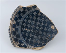 Fragment majolica plate, blue on white, chessplate decor, cable border, plate crockery holder soil find ceramic earthenware