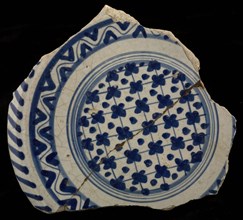 Fragment majolica plate, very flat model, blue on white, simplified chessplate decor, plate crockery holder soil find ceramic