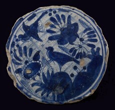 Fragment majolica dish, blue on white, Chinese garden with birds, dish crockery holder earth discovery ceramics pottery glaze