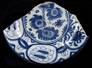 Fragment majolica dish, blue on white, Chinese decor, vase with sunflowers, dish tableware holder soil find ceramics pottery