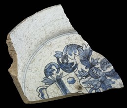 Fragment faience plate, blue on white, coat of arms with dot and beam, plate crockery holder soil find ceramic earthenware glaze