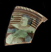 Border fragment Werra plate, mirror-painted lady with millstone collar and glass in hand, pale yellow and green glaze, plate