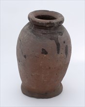 Pottery pot on stand, baluster shape, short neck, used in sugar production, sugar pot pot holder soil find ceramic earthenware