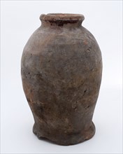 Terracotta-colored baluster-shaped storage jar on stand, with short neck, storage jar pot holder soil find ceramic earthenware
