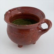 Pottery cooker on three legs with pouring lip and bandoor, internal green glazed, cooking jug kitchen utensils earthenware