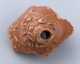 Earthenware fragment, terra sigillata with lion's head, bowl bowl crockery holder soil find ceramic pottery, Edge fragment