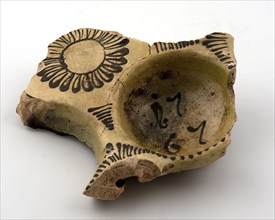 Fragments of egg or even fibrous pan, decorated in sludge technology, dated, pan holder kitchen utensils earthenware ceramics