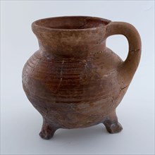 Pottery cooking jug on three legs, sausage ear, fine twisted arms on the shoulder, cooking pot tableware holder kitchenware
