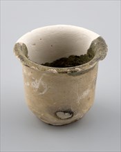 Ointment jar with recoiling foot and protruding short edge, internally glazed, ointment jar pot holder soil find ceramic