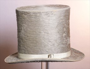 Wilson, Warren & S., High hat of gray-brown hair felt, Wilson, Warren & S., high hat hat headgear men's clothing clothing silk