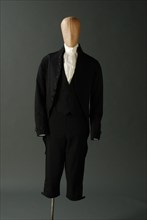 Three-piece men's suit made of black cloth, jacket vest pants suit outerwear men's clothing clothes wool silk? satin? cotton