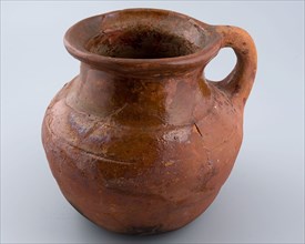 Earthenware chamber pot, with vaulted bottom, sparsely glazed, pot holder sanitary soil find ceramic earthenware glaze lead