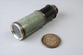 Reballio, Viewer covered with green segreg and silver mounted and with cover and slide for the lenses, viewer cardboard silver