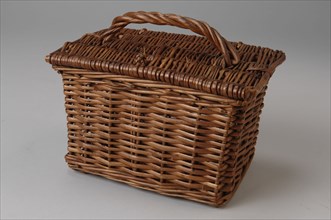 Oblong rectangular miniature laundry basket with handle on lid, Laundry basket basket miniature toy relaxant willow wood