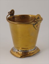 metal worker: Gresnich, Yellow copper miniature pass through bucket, bucket crockery holder kitchenware miniature toy relaxant