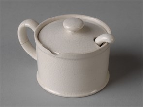 White glazed miniature mustard pot, mustard pot crockery holder miniature toy relaxing agent model ceramic pottery glaze pot