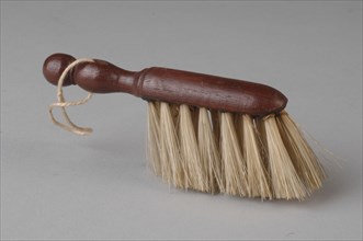 Te Poel, Mahogany hand brush, sweeper dustpan brush miniature kitchen utensils toy relaxant model mahogany wood brush, Mahogany