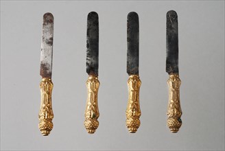 Four miniature jam knives, knife cutlery miniature model toy relaxant iron steel gold, forged squeezed gilt Edited gilded handle