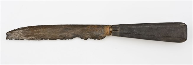 Knife with iron blade and octagonal wooden handle, knife cutlery soil find iron wood metal, archeology