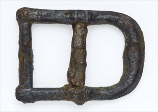 D-shaped buckle with middle pillar, buckle fastener part soil find copper metal, archeology