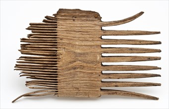 Wooden comb with coarse teeth on one side and fine teeth on the other side, comb soil finds timber, sawn Fragment wooden comb