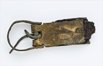 Buckle with stern, fitting and remnant leather belt, hinging brace, buckle fastener component soil find copper leather metal